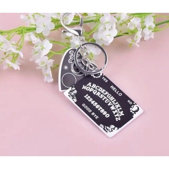 Ouija Board Planchette Silver Keyring Keychain Key Ring - Picture 4 of 4